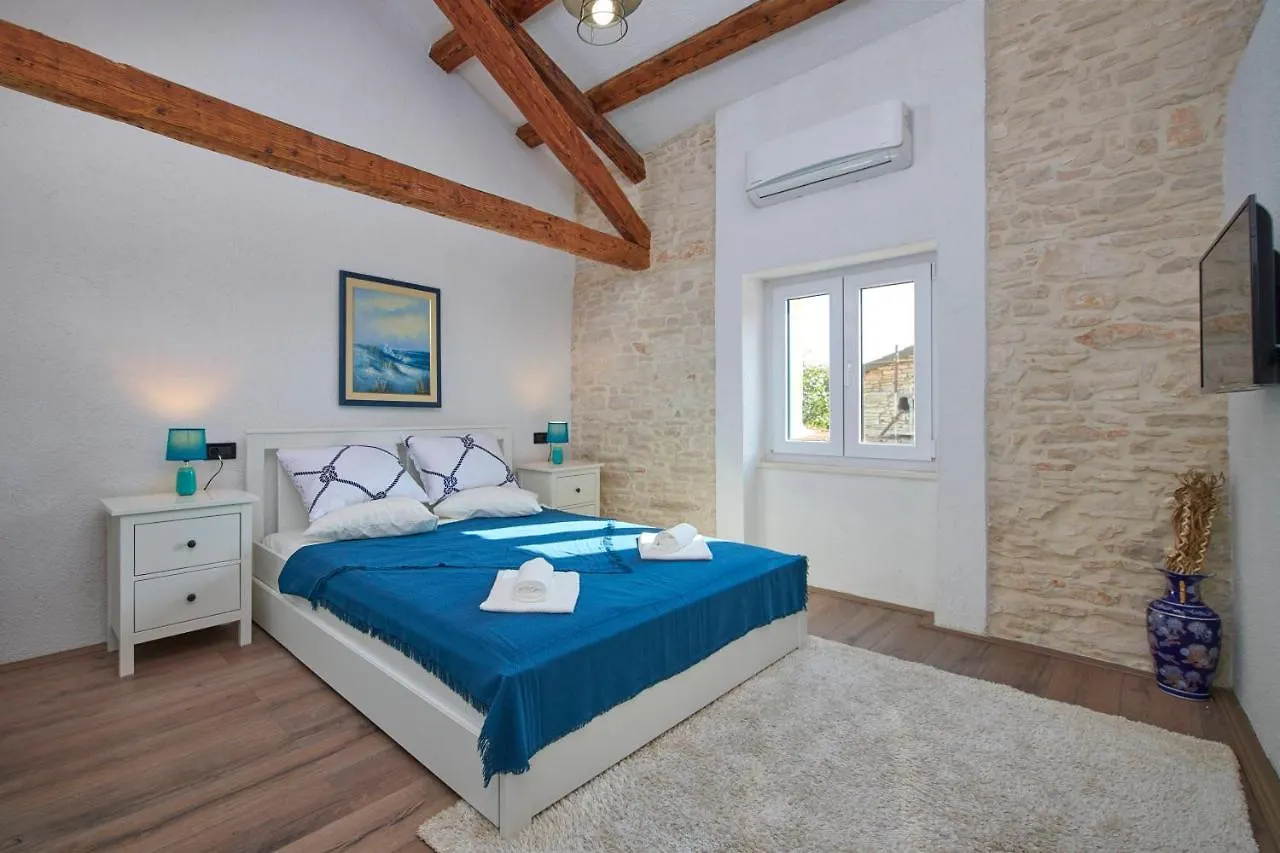 Old Stone Villa With Whirlpool And Sauna Liznjan